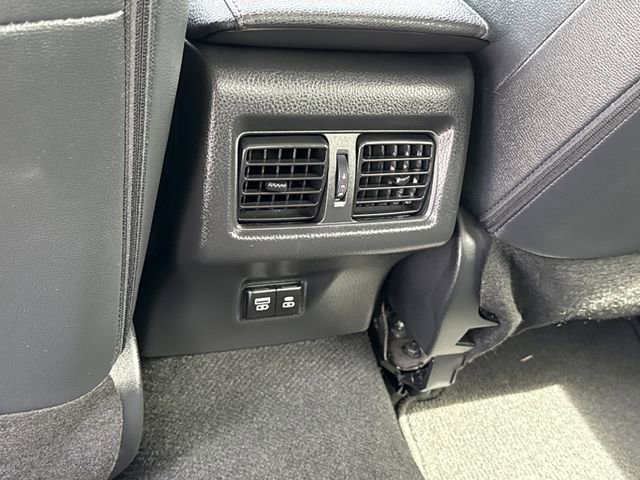Used 2025 Toyota Camry XLE FWD image 11