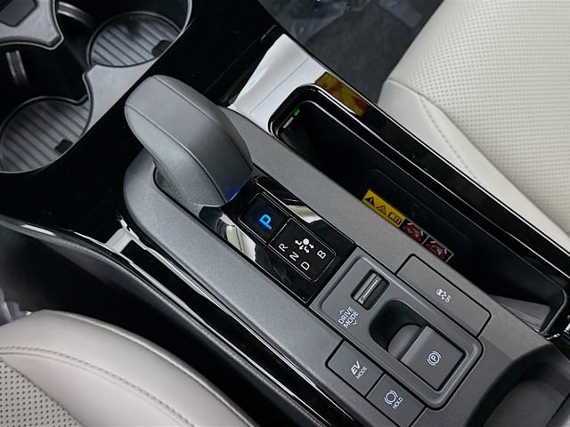 Used 2024 Toyota Prius XLE image 17