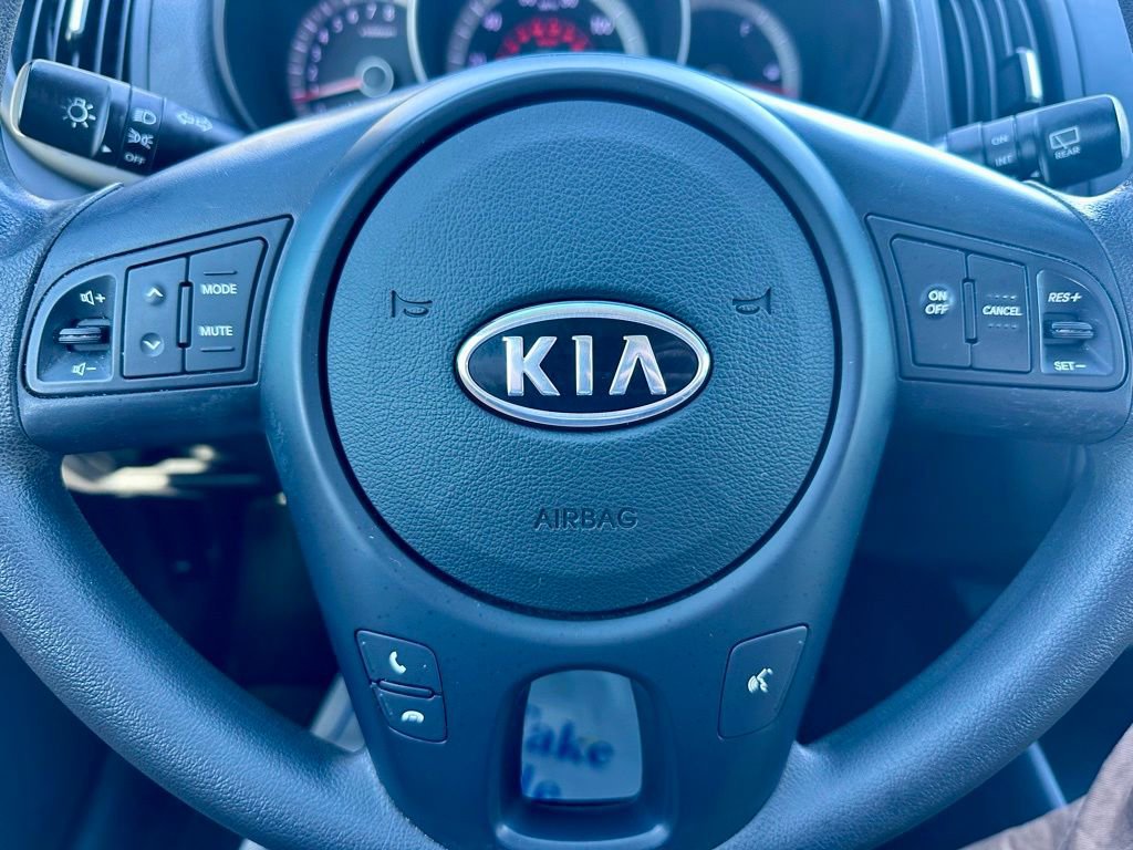 Used 2012 Kia Forte EX image 19