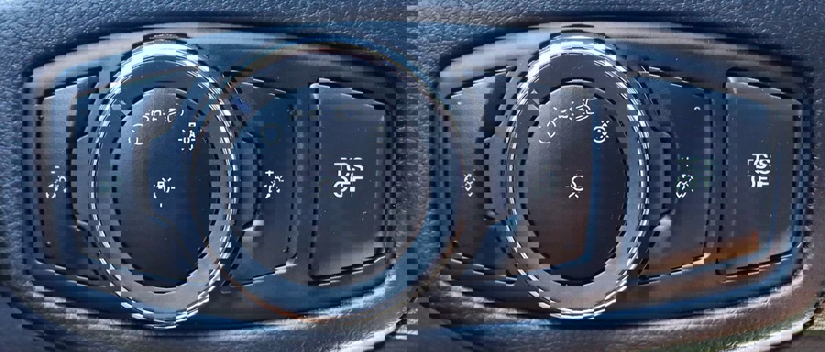 Used 2024 Ford Edge SEL image 42