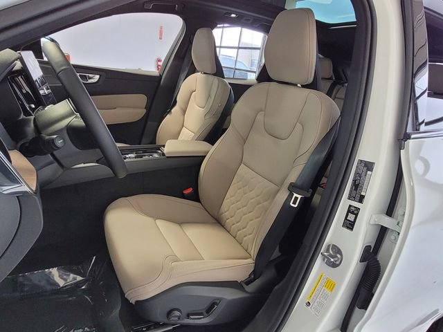 New 2026 Volvo XC60 B5 Plus w/ Climate Package image 7