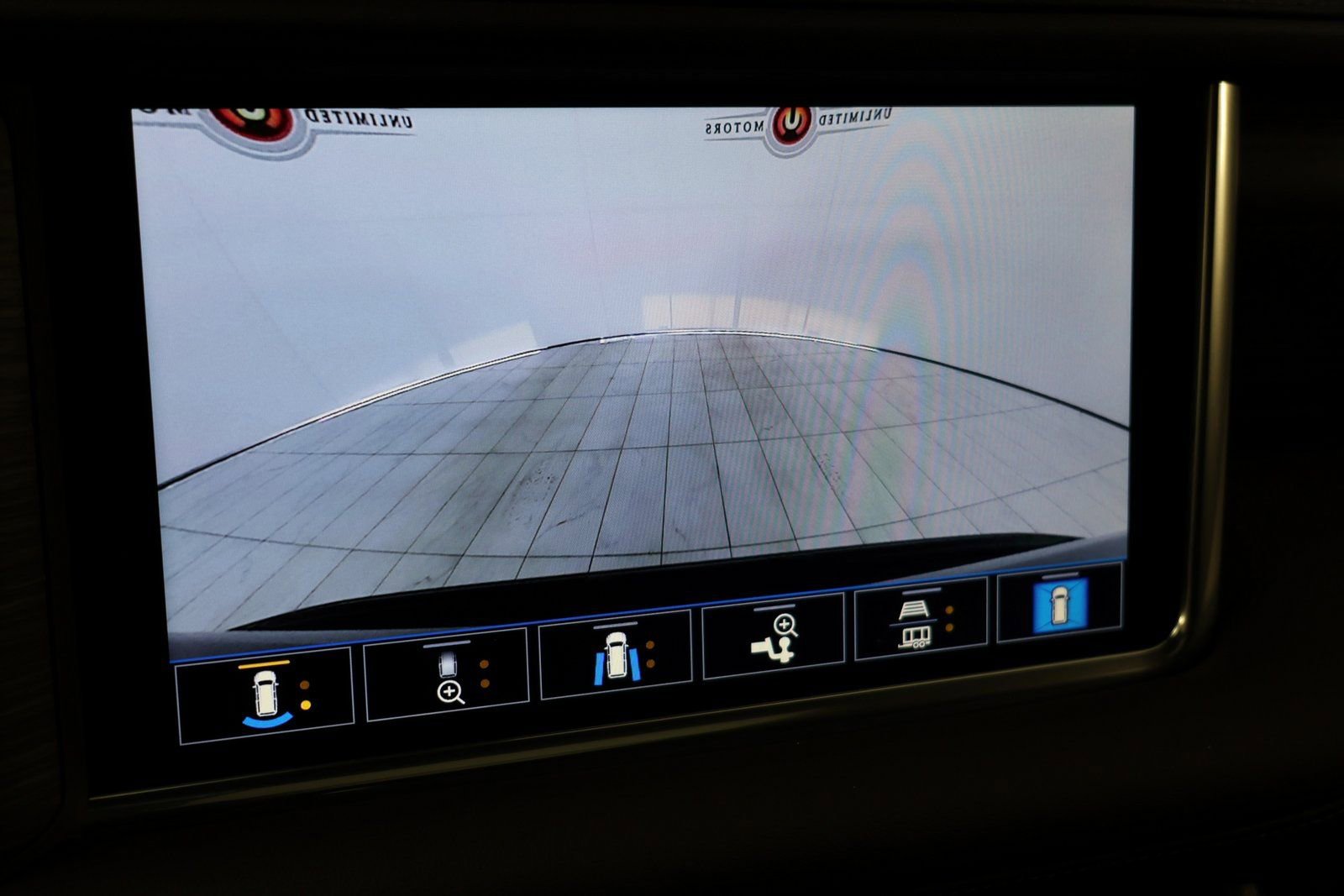 Used 2021 GMC Yukon XL Denali w/ Denali Premium Package image 7