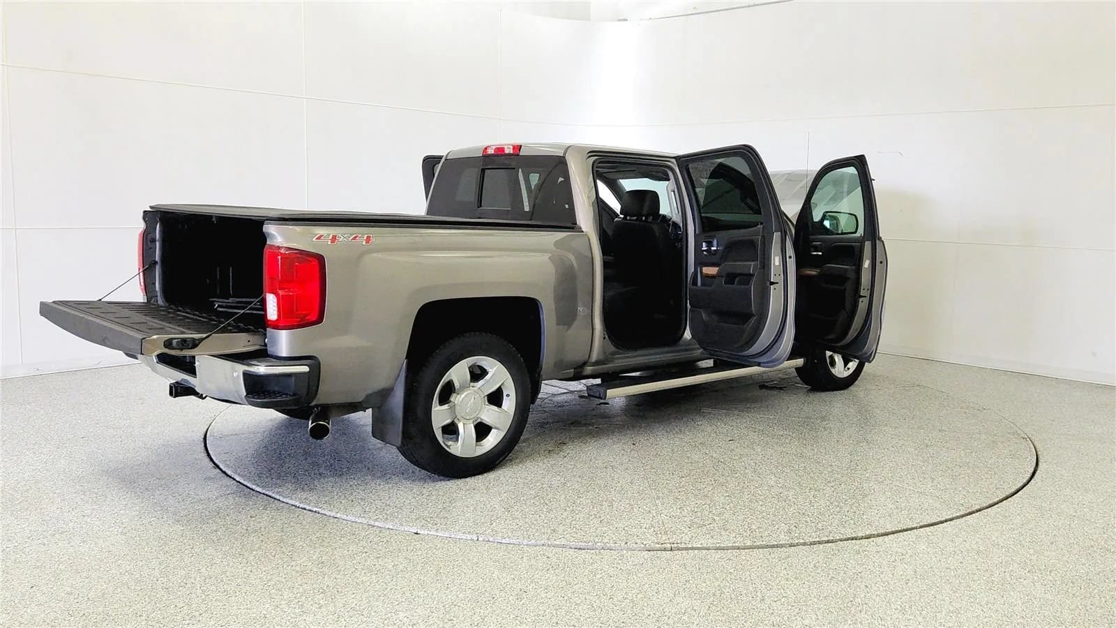 Used 2017 Chevrolet Silverado 1500 LTZ w/ Sport Package AWD/4WD image 12