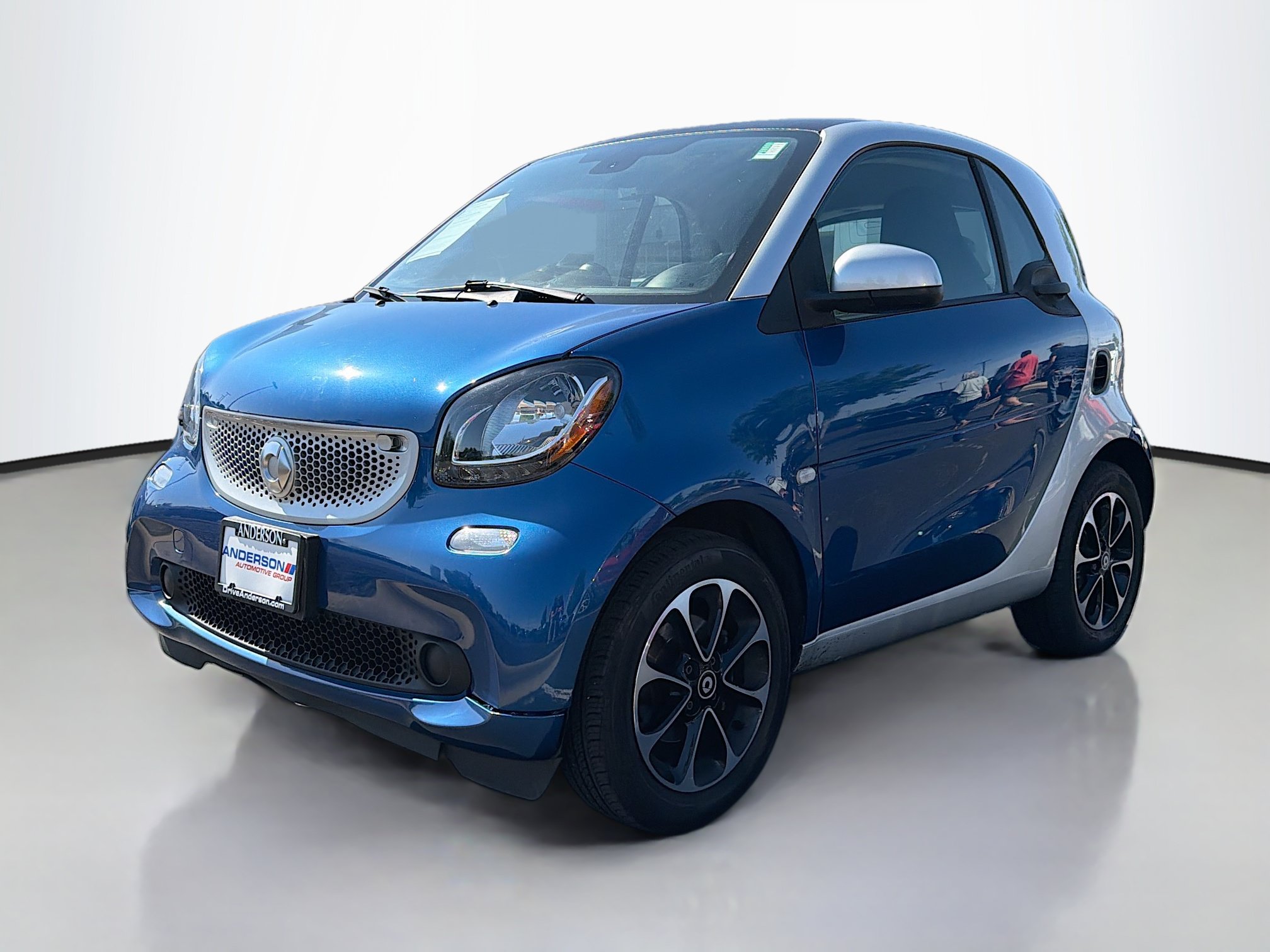 Used 2016 smart fortwo passion RWD image 10