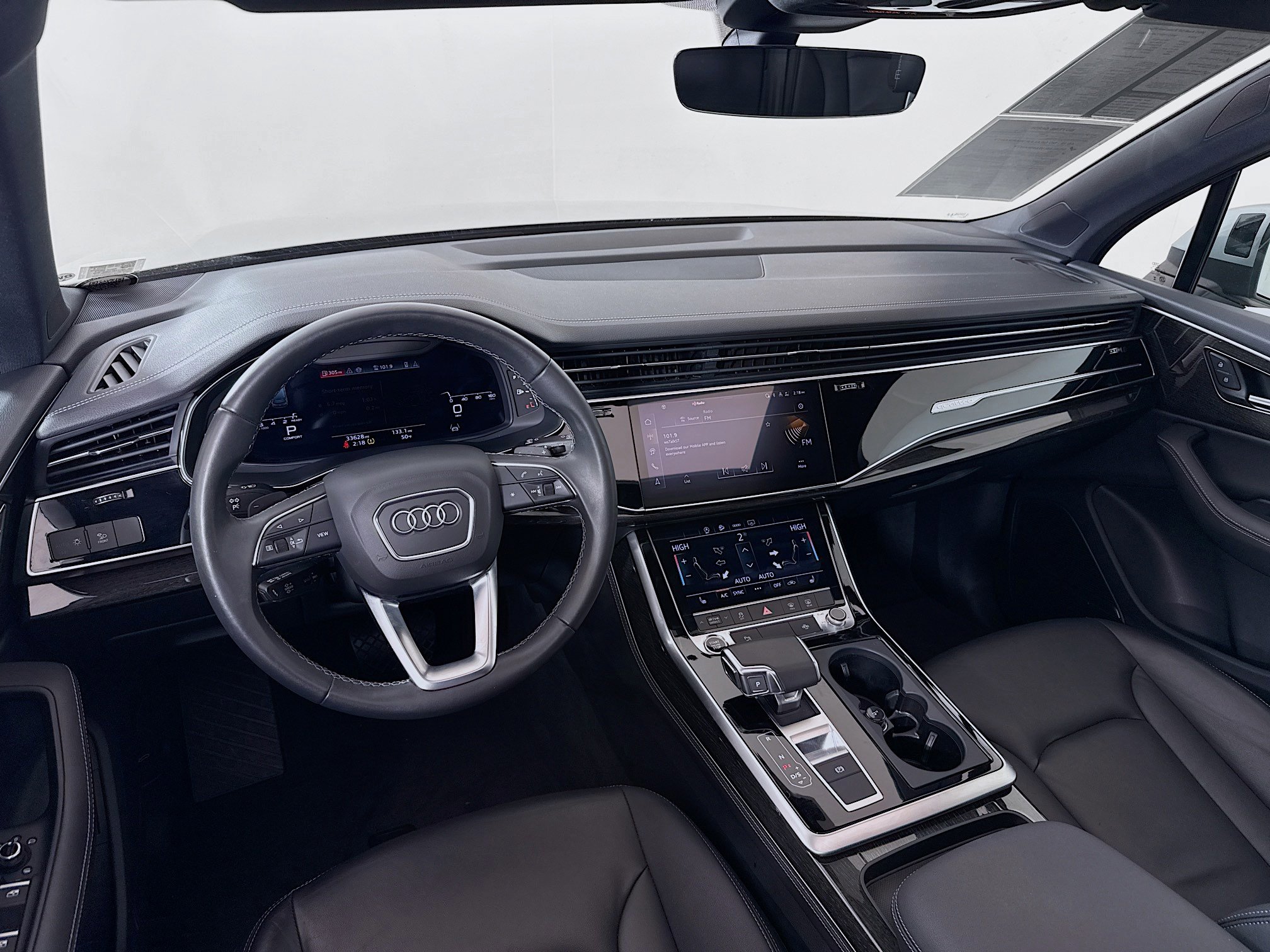 Used 2025 Audi Q7 3.0T Premium Plus image 24