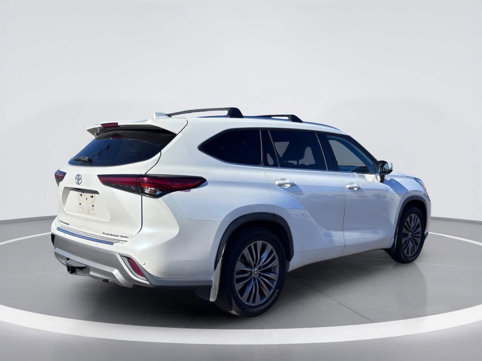 Used 2021 Toyota Highlander Platinum AWD/4WD image 6