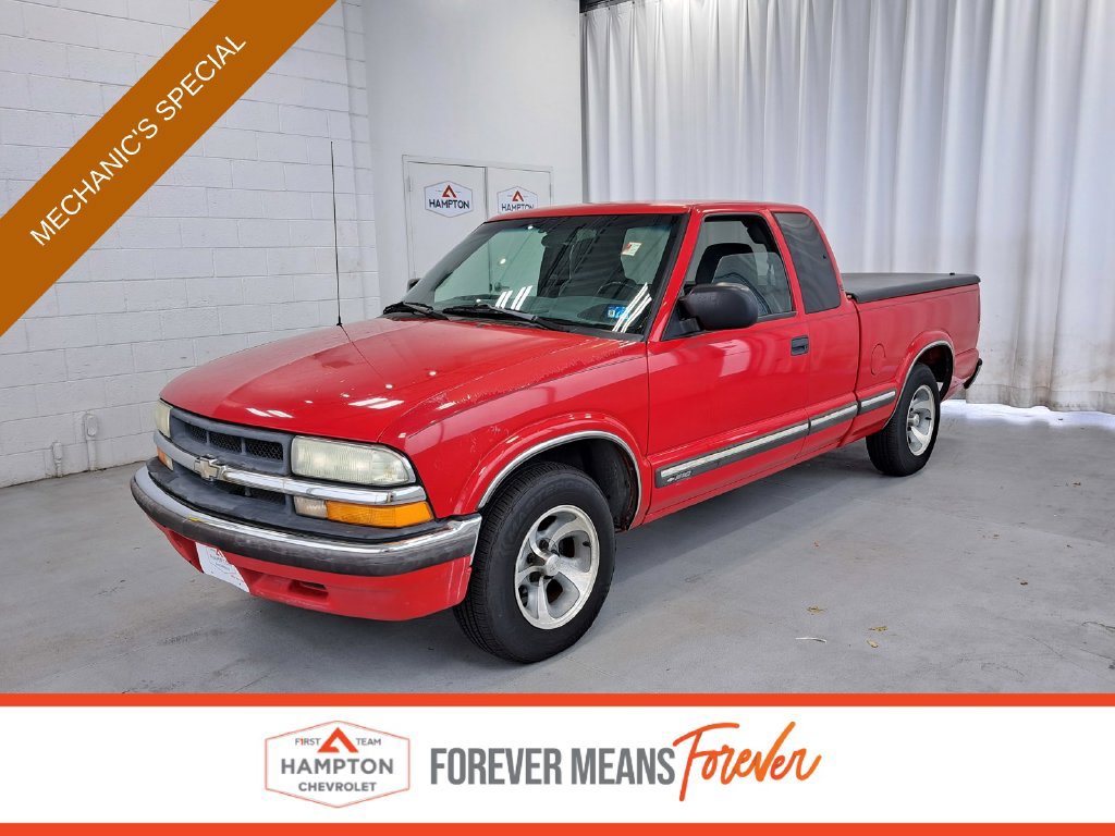 Used 2002 Chevrolet S10 Pickup LS w/ LS Preferred Equipment Group RWD image 1