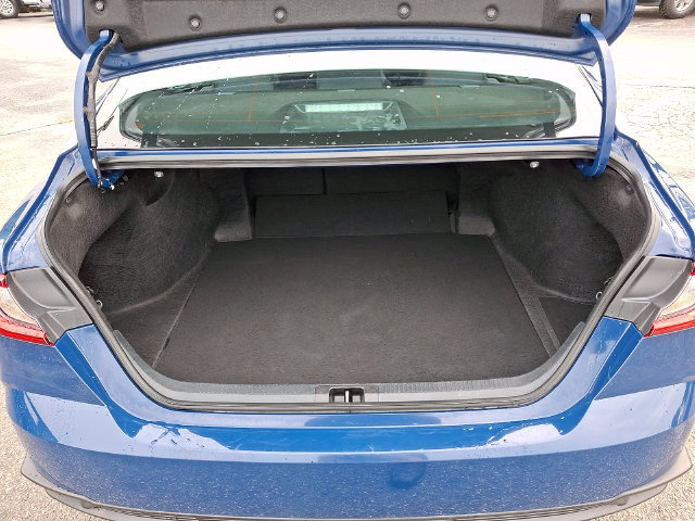 Used 2025 Toyota Camry SE FWD image 29