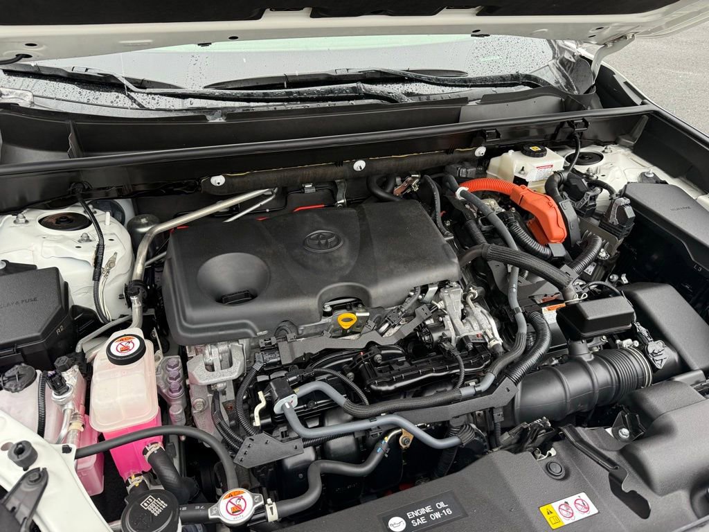 Used 2021 Toyota RAV4 XLE Premium image 15