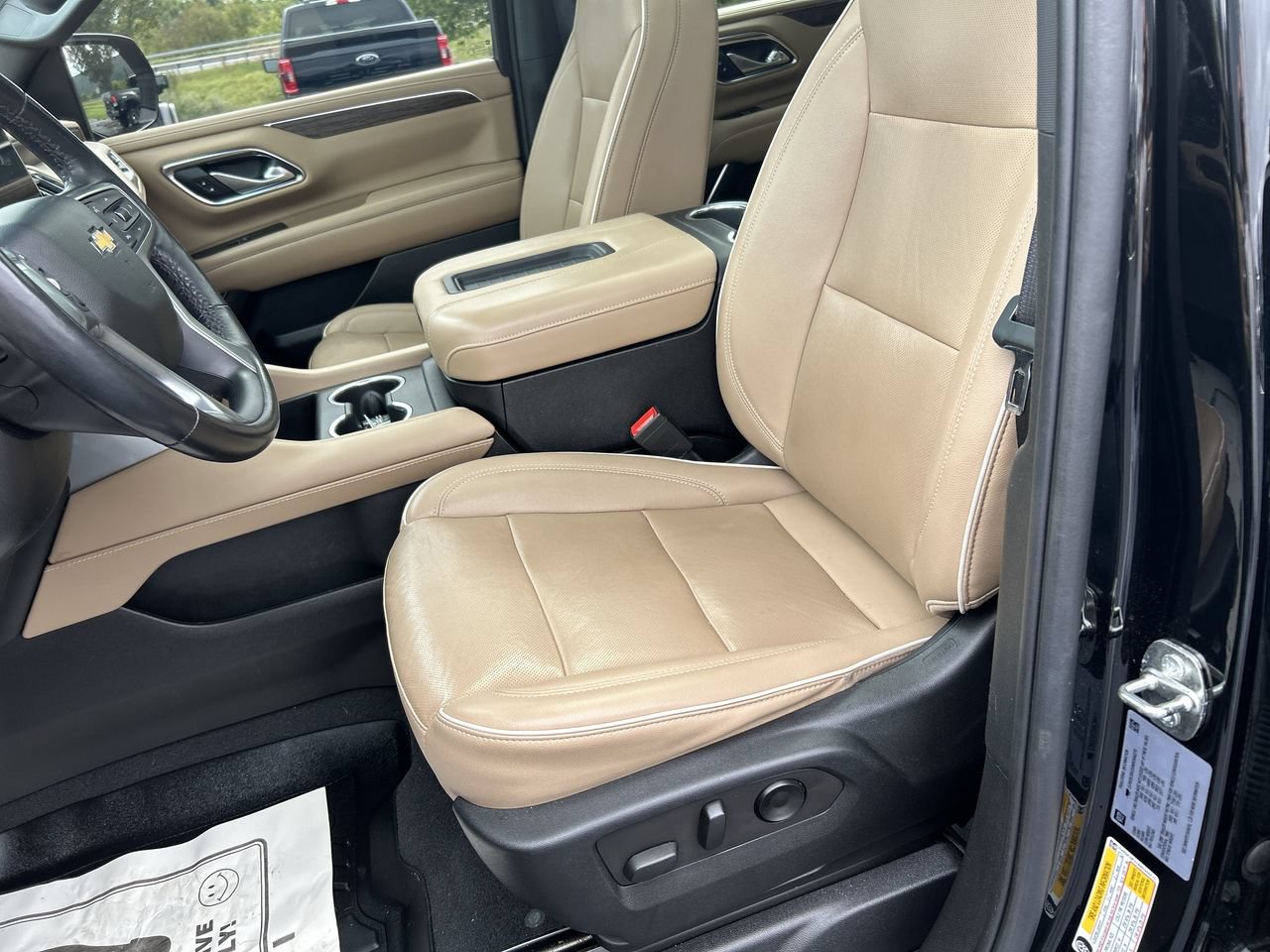 Used 2022 Chevrolet Tahoe Premier AWD/4WD image 27