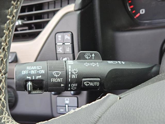 Used 2015 GMC Yukon XL Denali w/ Touring Package image 17