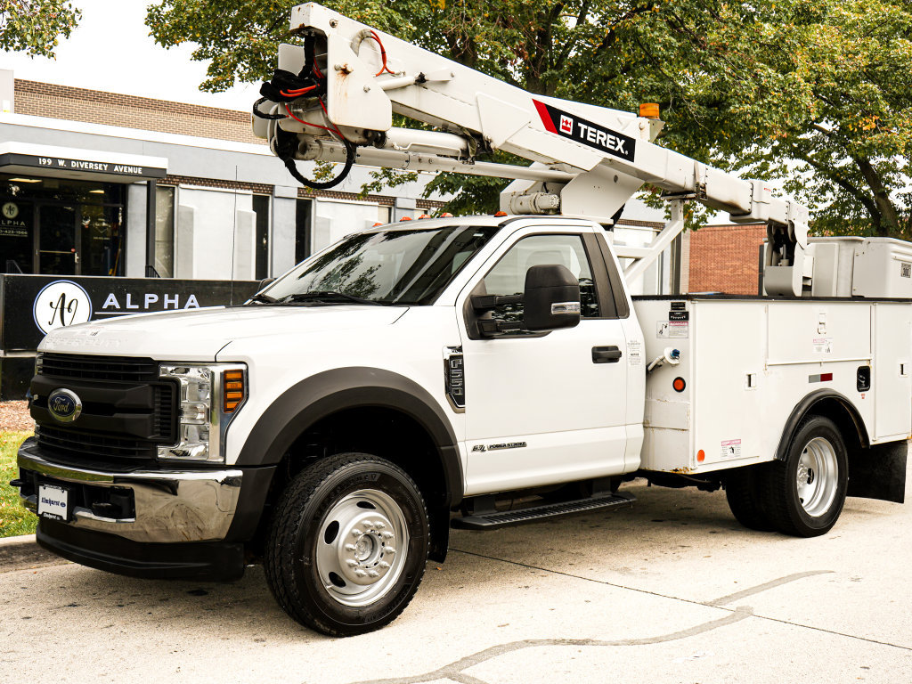 Used 2019 Ford F550 4x4 Regular Cab Super Duty image 3