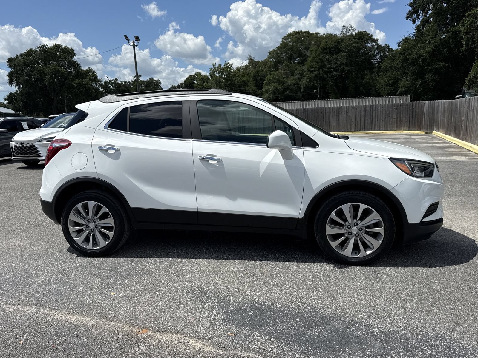 Used 2020 Buick Encore Preferred FWD image 6
