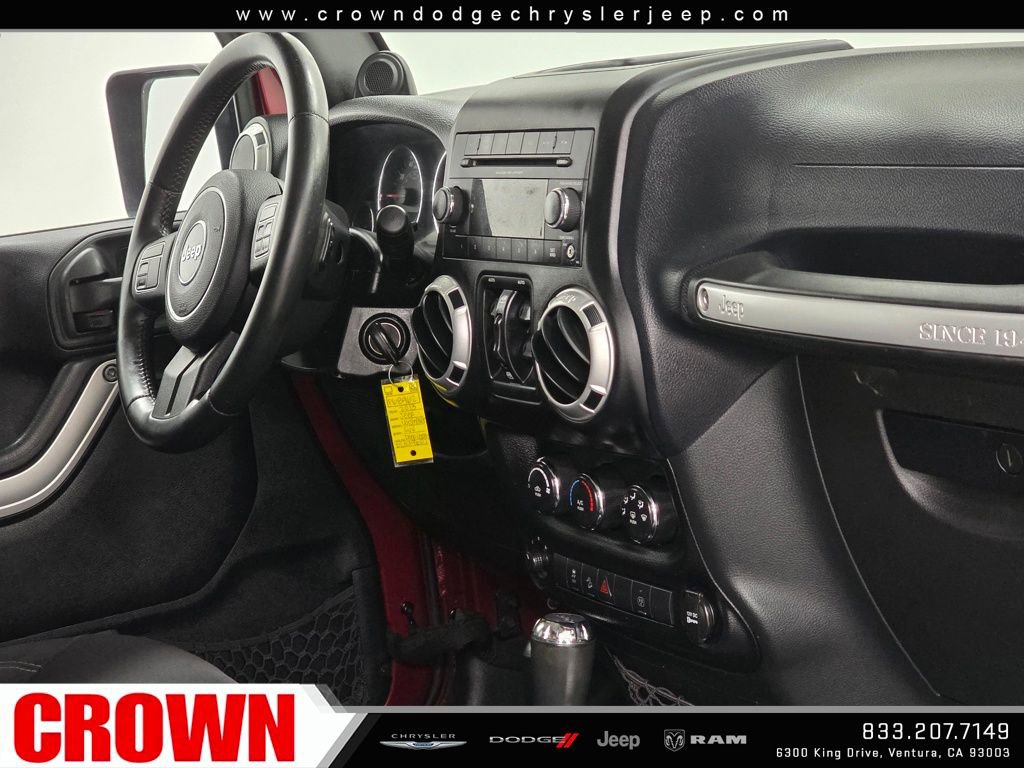 Used 2013 Jeep Wrangler Unlimited Sahara image 11