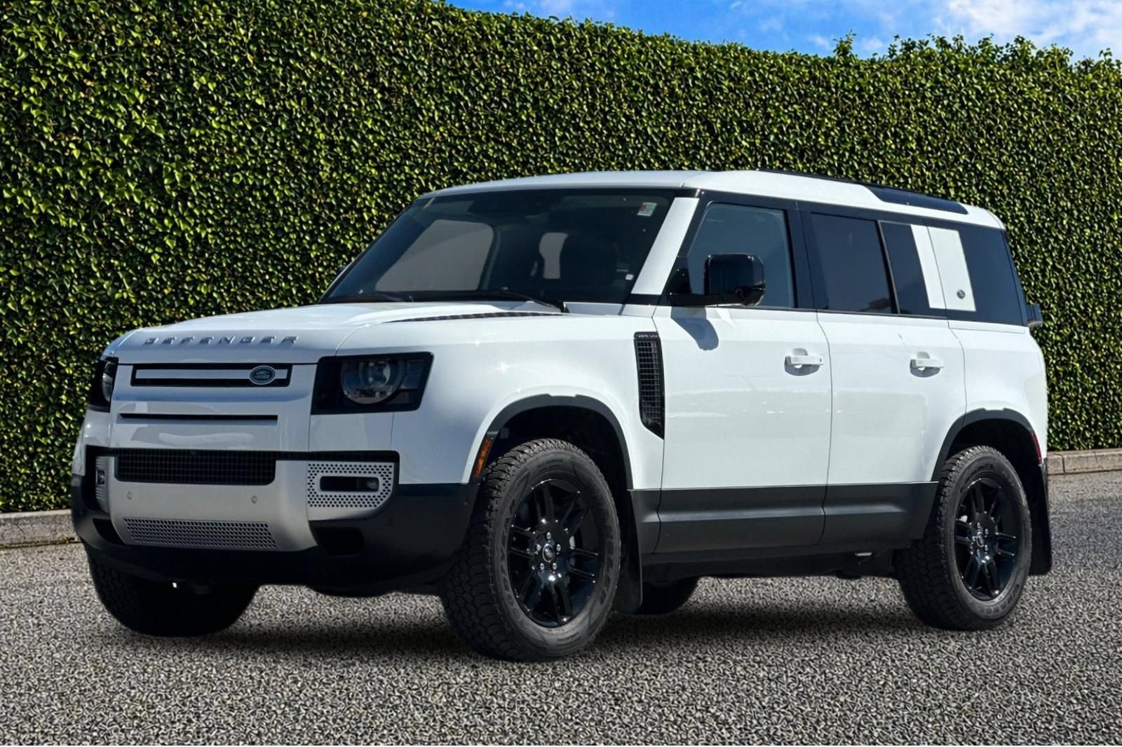 Used 2024 Land Rover Defender 110 S AWD/4WD image 8