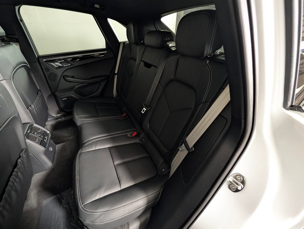 New 2026 Porsche Macan Turbo AWD/4WD image 24