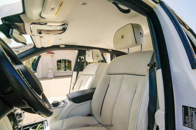Used 2020 Rolls-Royce Phantom Sedan RWD image 43