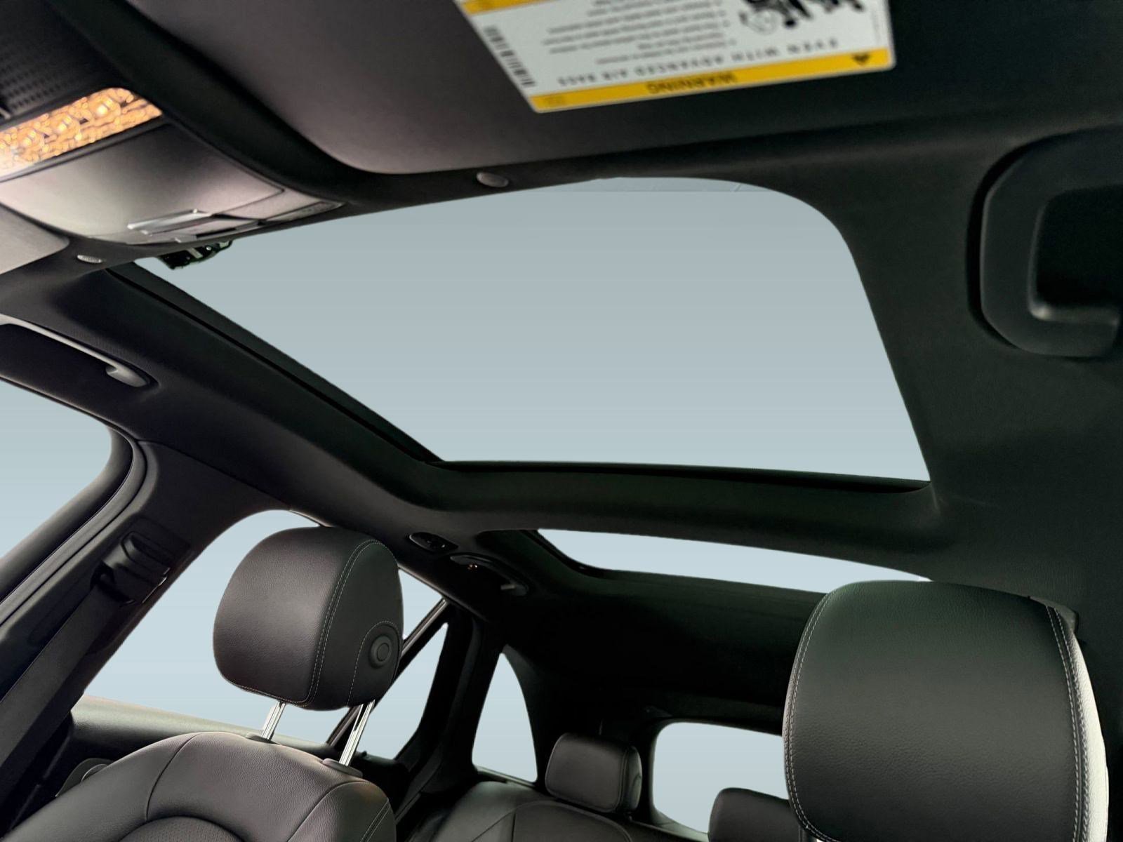 Used 2020 Mercedes-Benz GLC 300 image 14