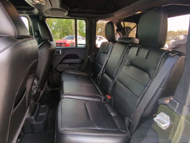 Used 2023 Jeep Wrangler Unlimited Sahara AWD/4WD image 15