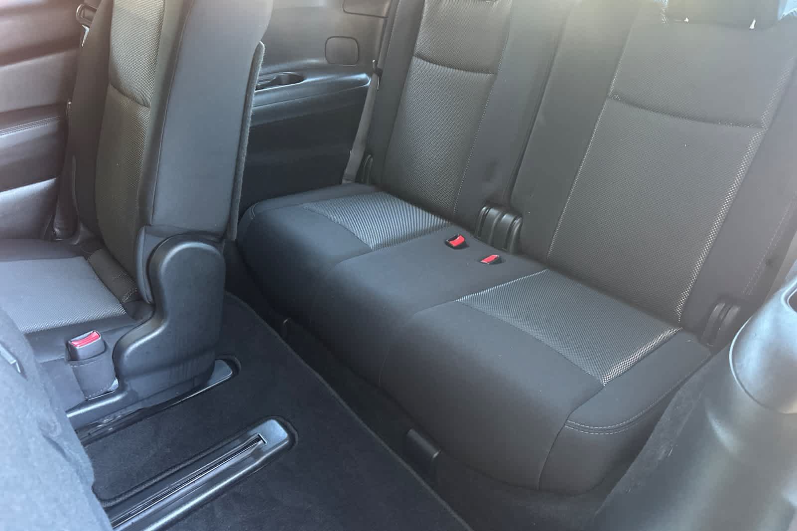Used 2020 Nissan Pathfinder S AWD/4WD image 15
