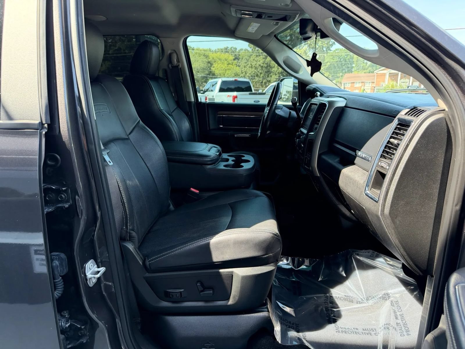 Used 2018 RAM 2500 Laramie w/ Convenience Group AWD/4WD image 19