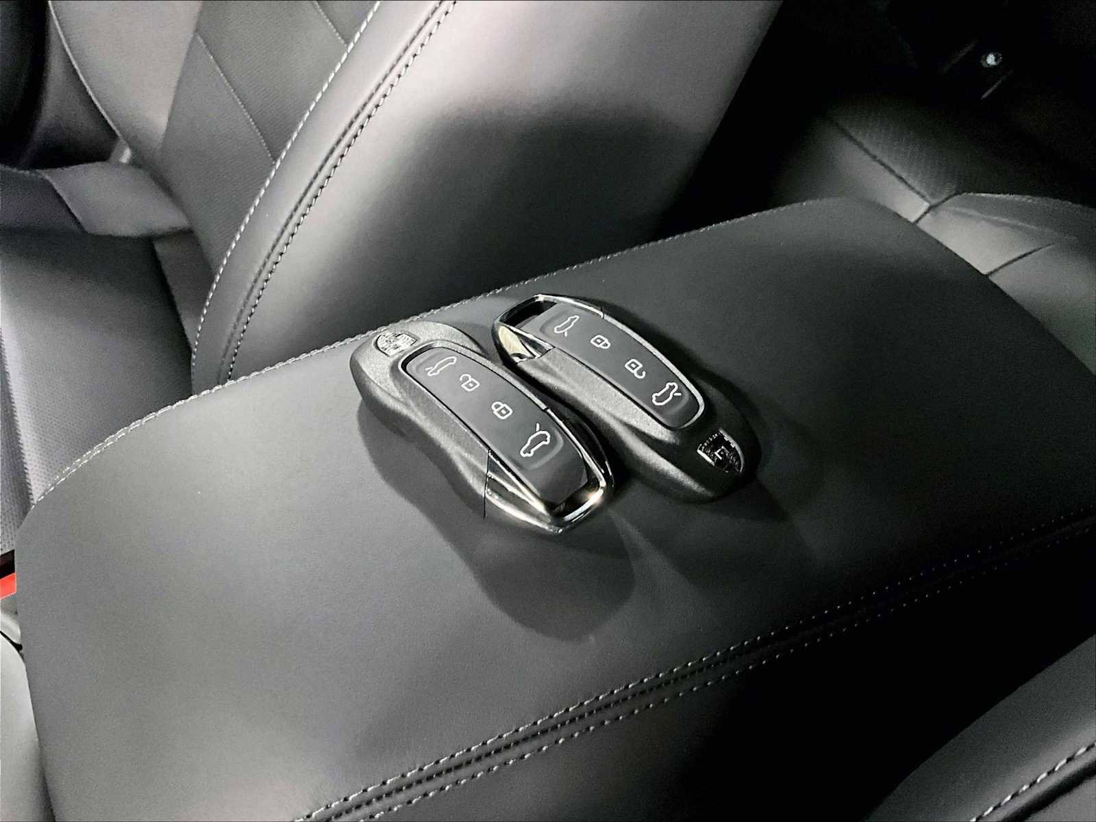 New 2026 Porsche Macan Turbo Electric image 36