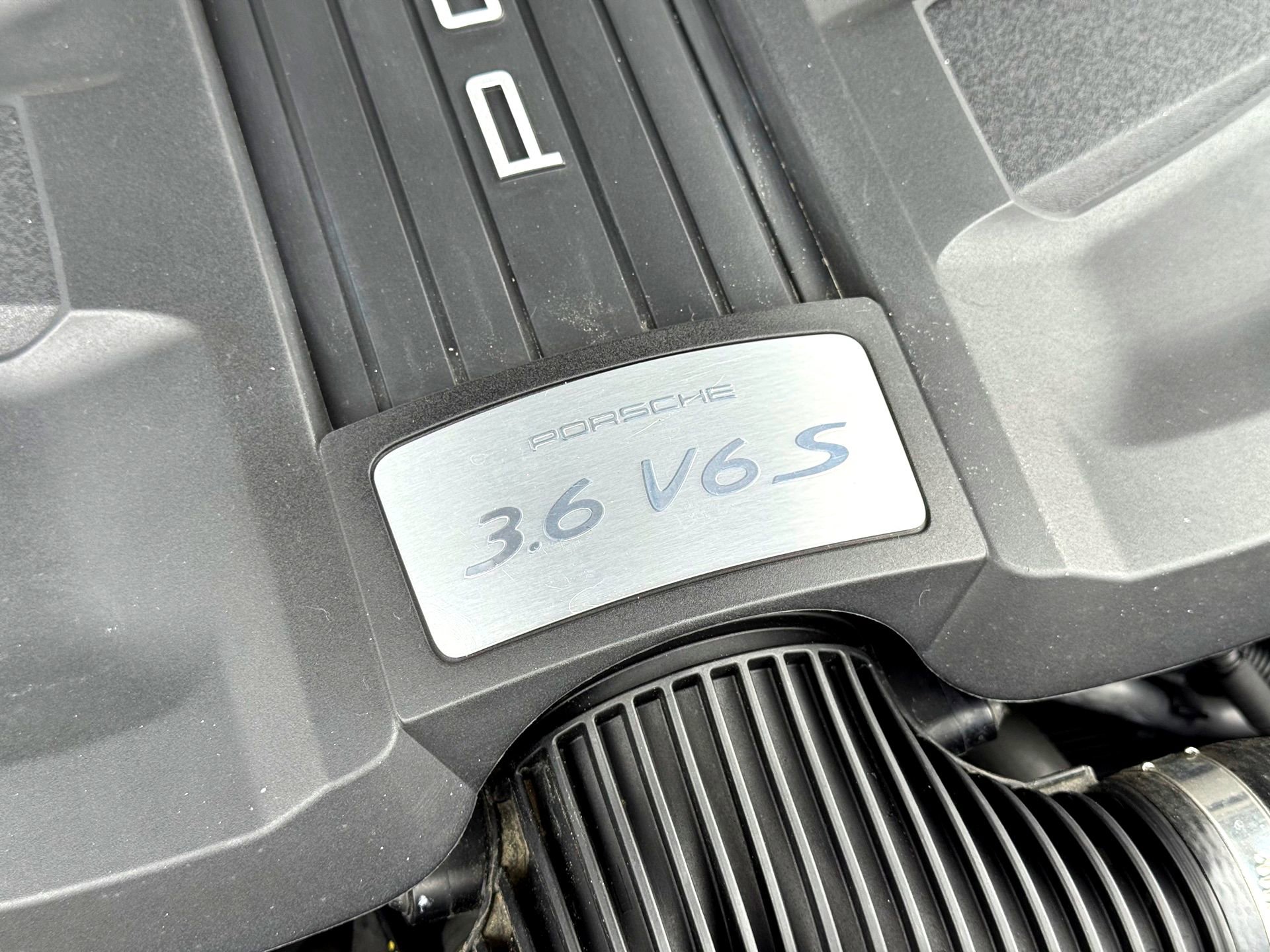 Used 2015 Porsche Cayenne S image 5