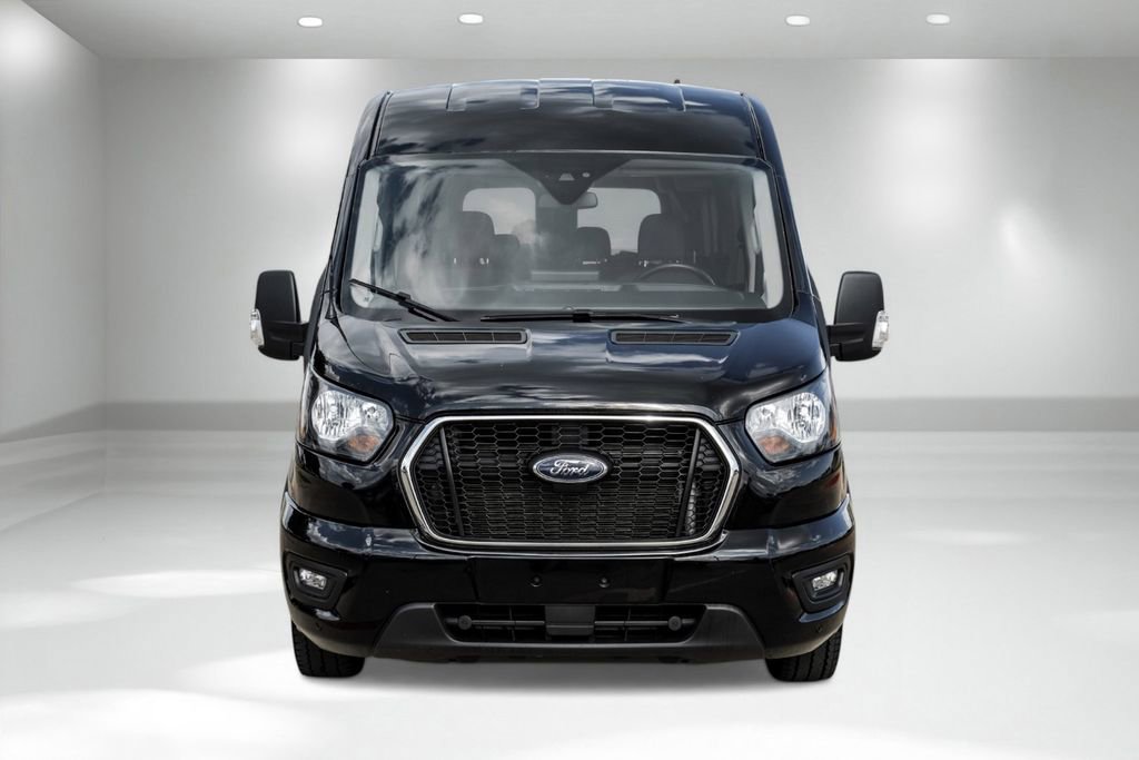 Used 2023 Ford Transit 350 XLT image 4