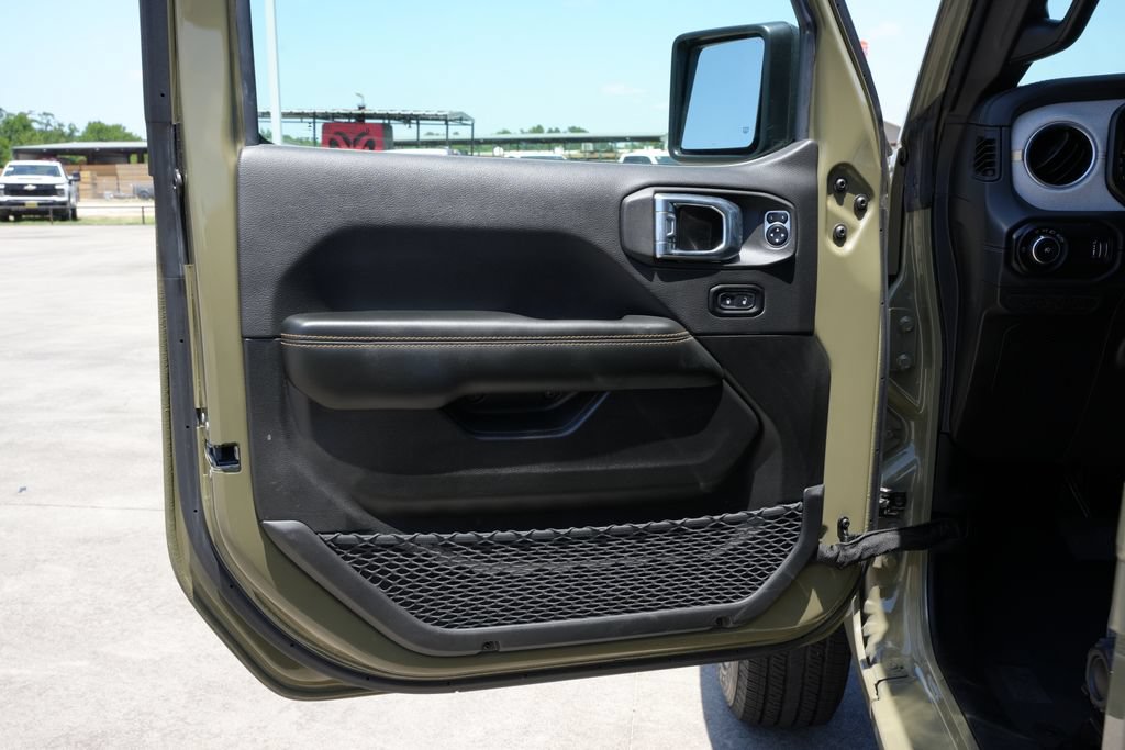 Used 2026 Jeep Wrangler Unlimited Sahara AWD/4WD image 16