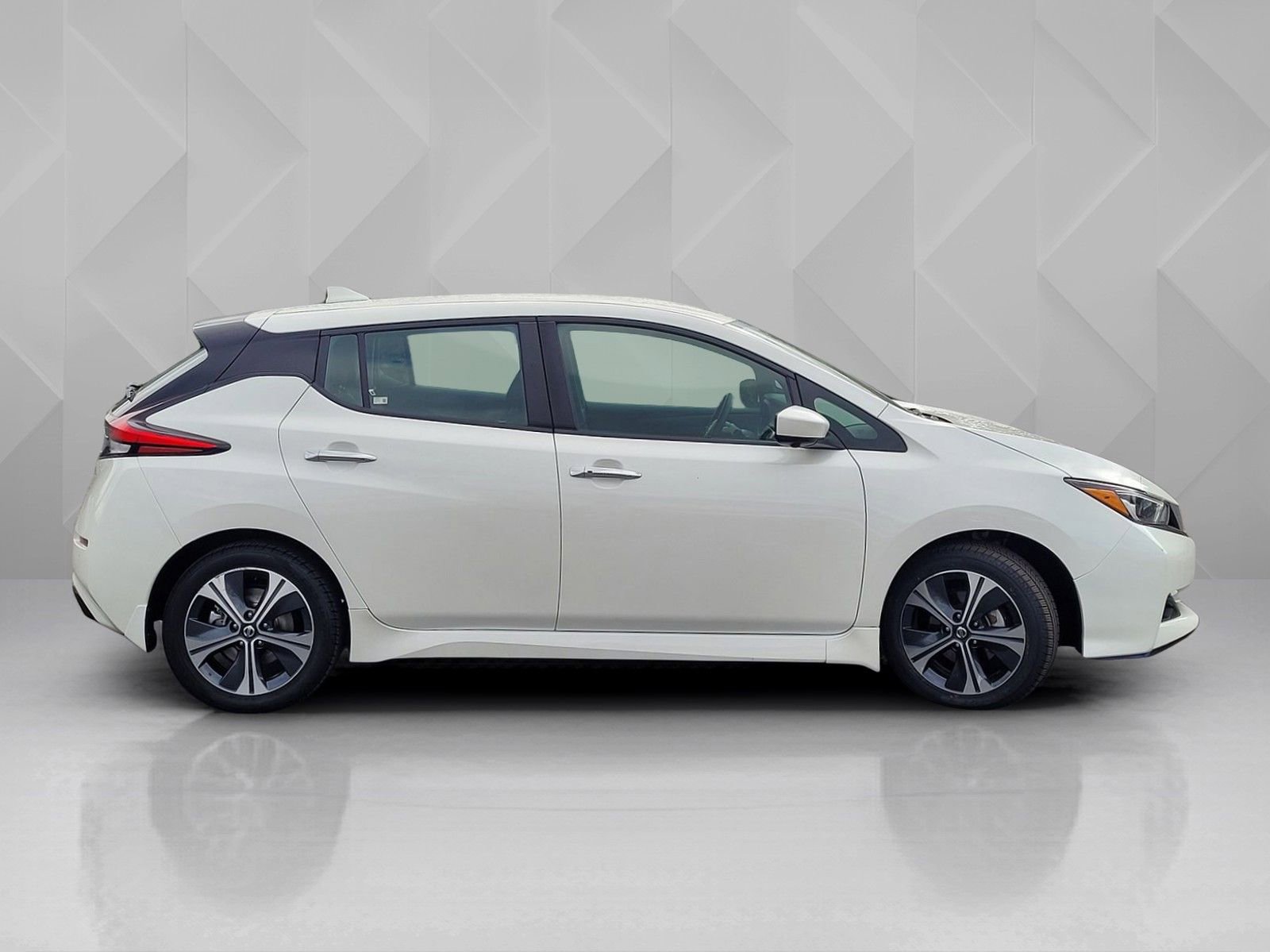 Used 2020 Nissan Leaf SV Plus w/ SV Plus Technology Package image 7