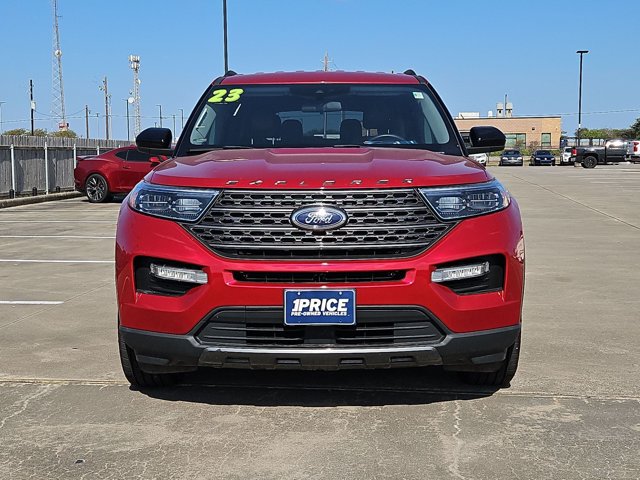 Used 2023 Ford Explorer XLT w/ Equipment Group 202A RWD image 2