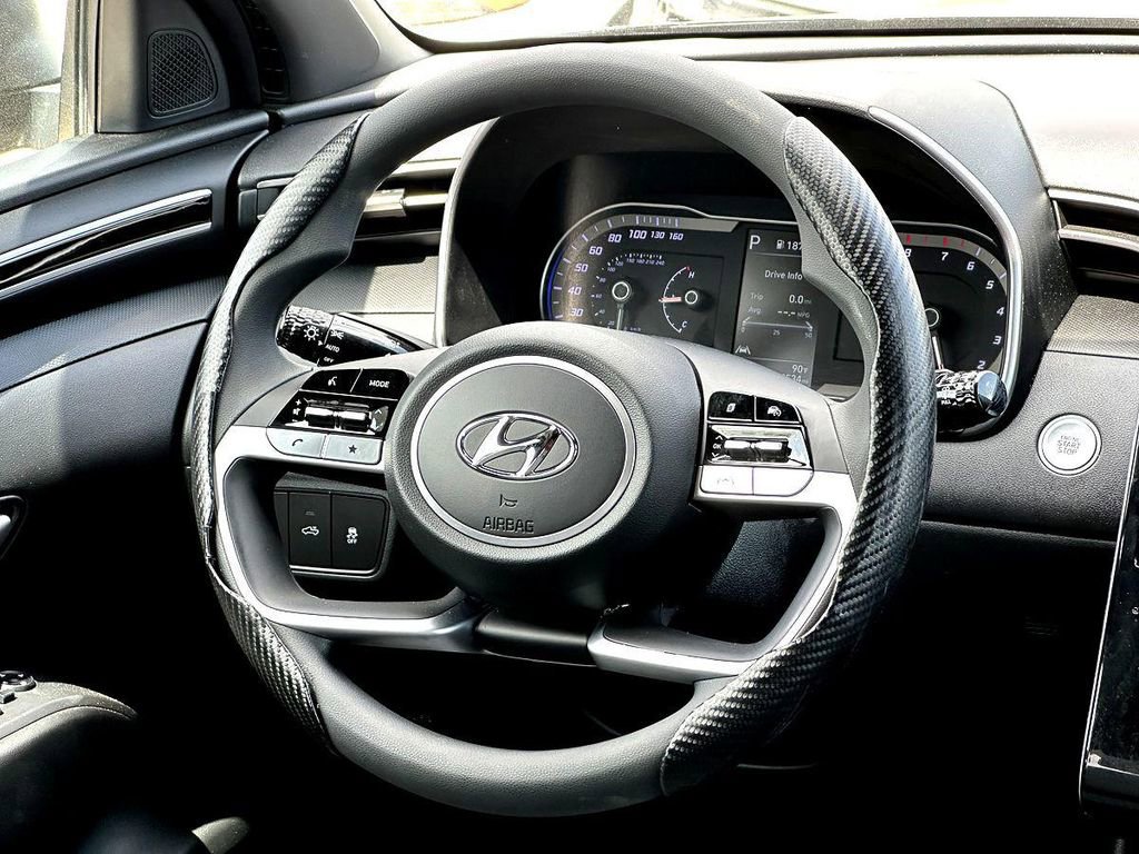 Used 2023 Hyundai Santa Cruz SEL image 33