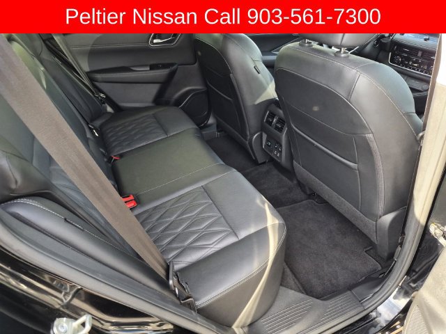 Used 2024 Nissan Rogue Platinum w/ Platinum Premium Package FWD image 17
