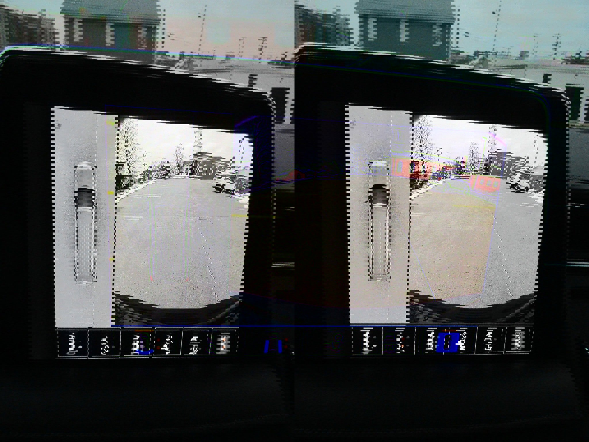 Used 2022 Chevrolet Tahoe Z71 w/ Luxury Package AWD/4WD image 32