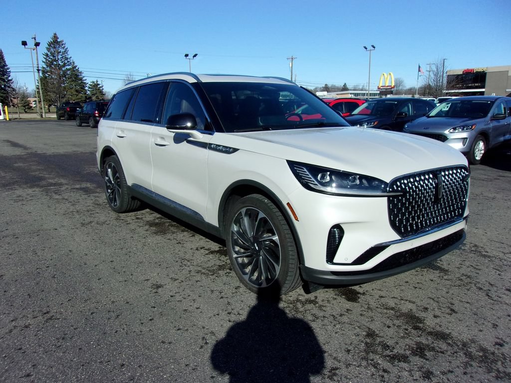 Used 2025 Lincoln Aviator Reserve w/ Equipment Group 201A AWD/4WD image 8