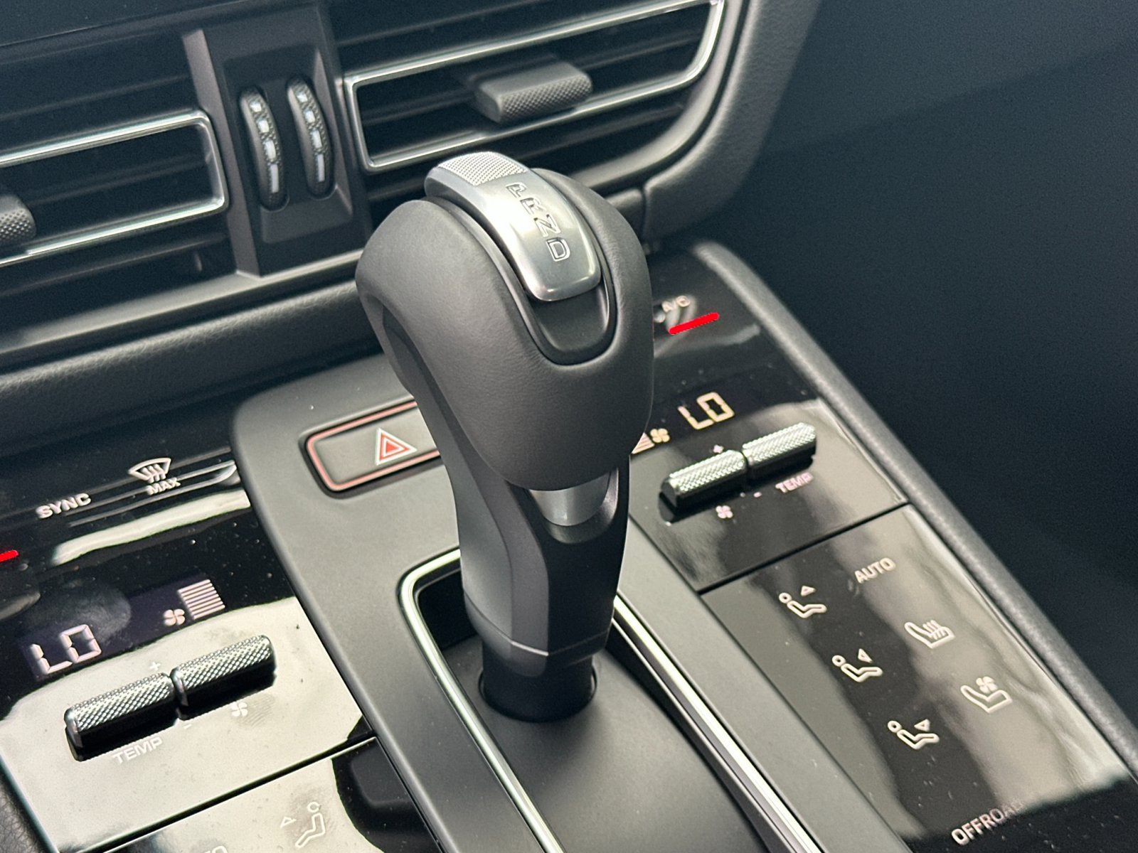 New 2026 Porsche Macan AWD/4WD image 28