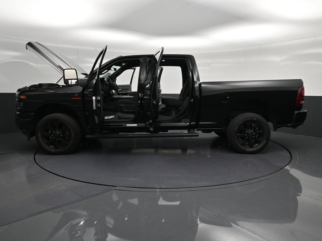 Used 2025 RAM 2500 Big Horn AWD/4WD image 38