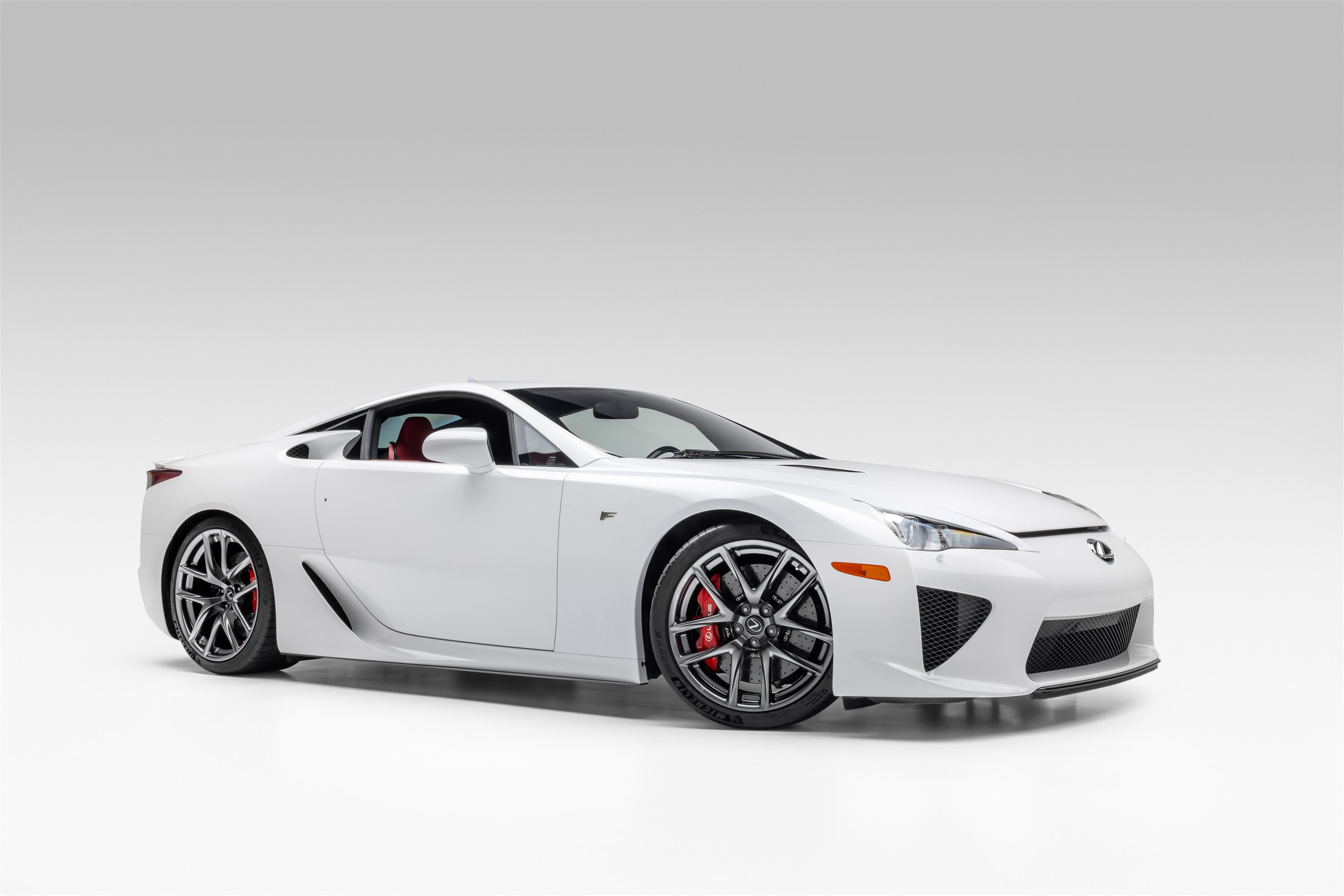 Used 2012 Lexus LFA RWD image 7
