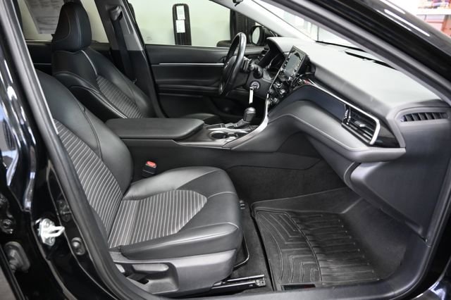 Used 2022 Toyota Camry SE image 11