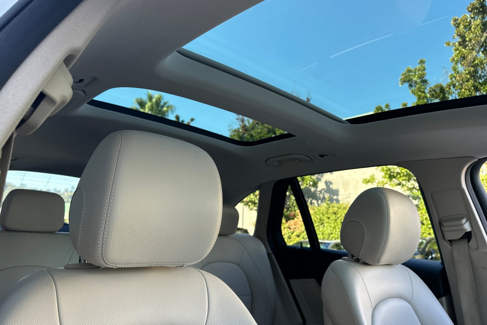 Used 2018 Mercedes-Benz GLC 300 4MATIC image 25