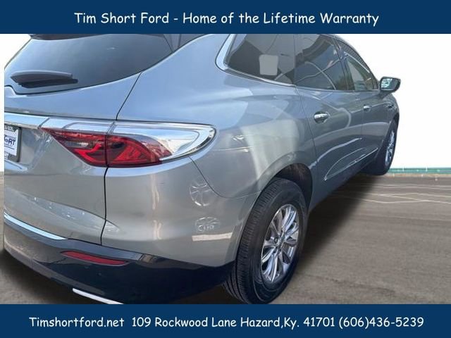 Used 2023 Buick Enclave Essence AWD/4WD image 6