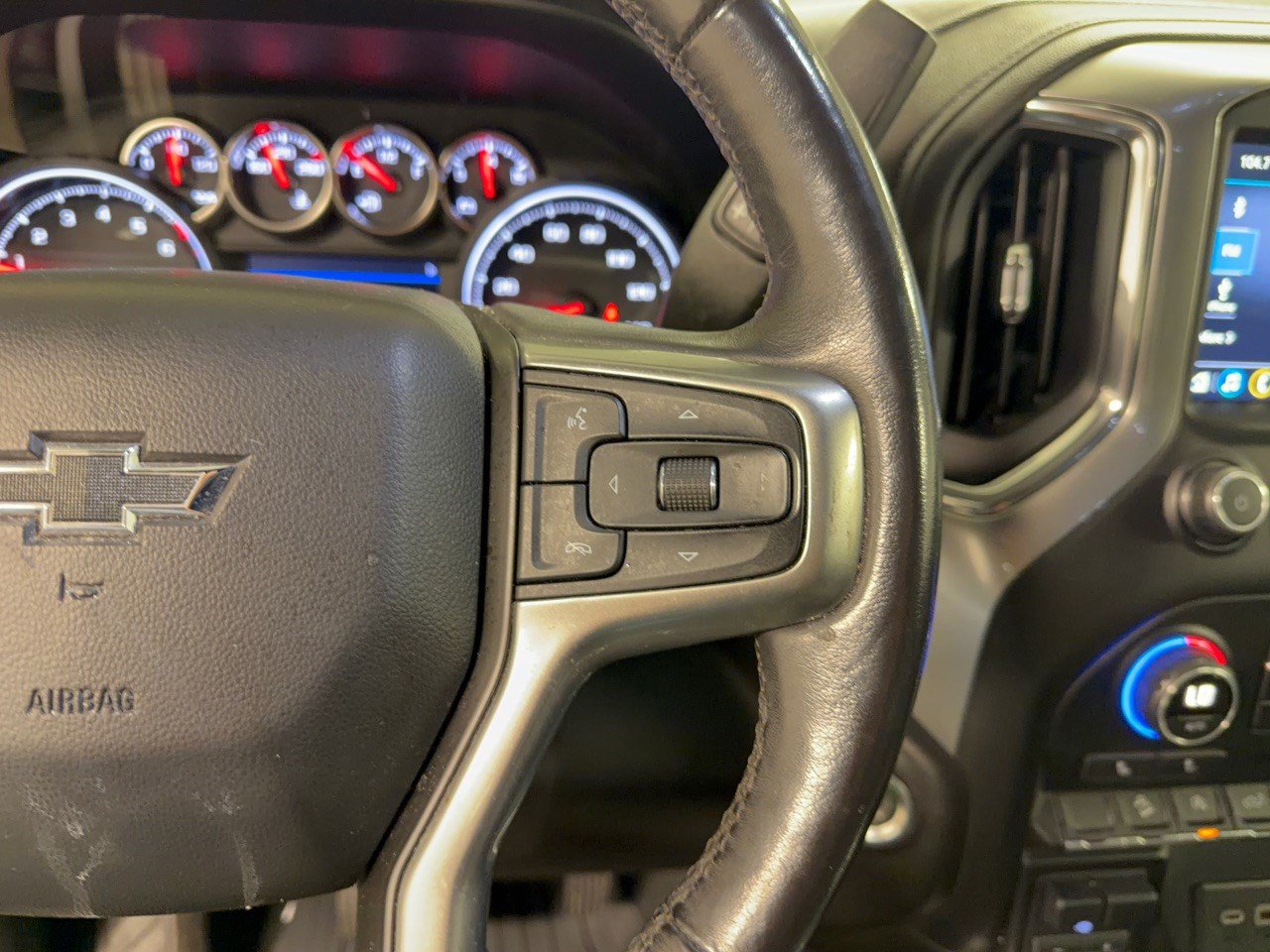 Used 2019 Chevrolet Silverado 1500 RST AWD/4WD image 19