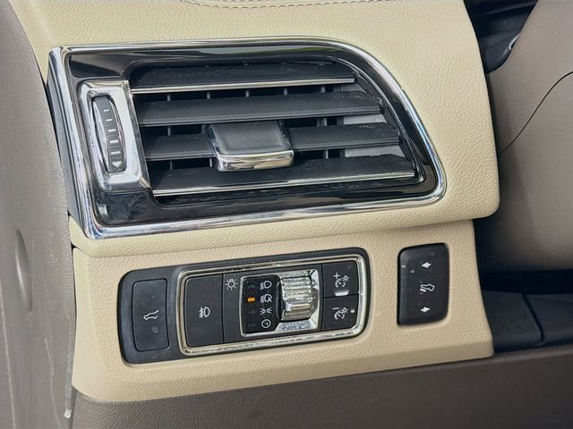 Used 2022 Lincoln Navigator Reserve AWD/4WD image 12