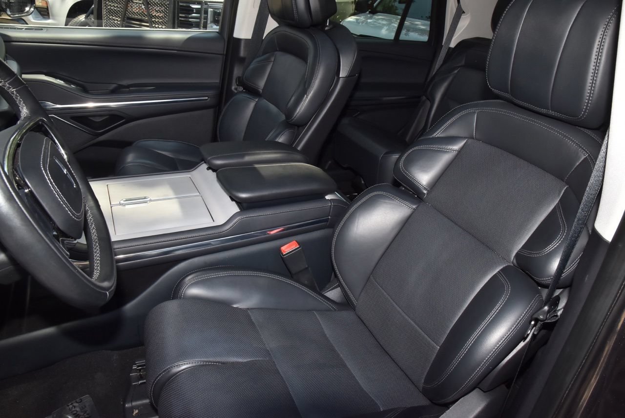 Certified 2025 Lincoln Navigator Reserve AWD/4WD image 35