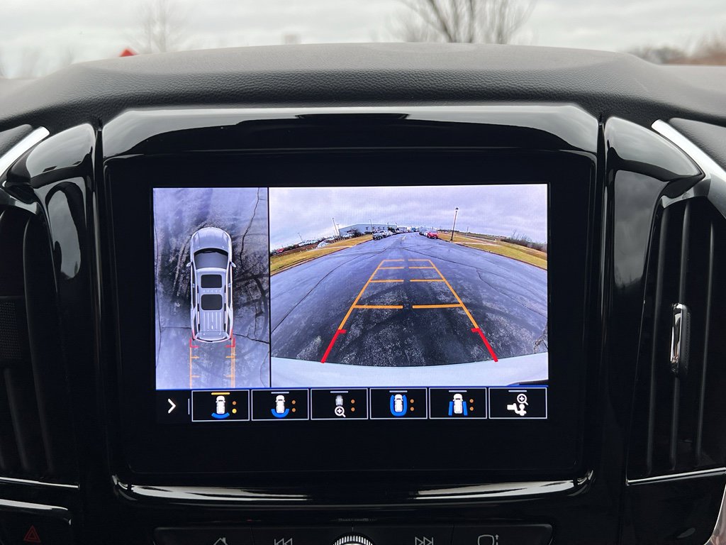Used 2021 Chevrolet Traverse Premier w/ Redline Edition image 28