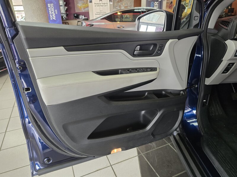 Used 2023 Honda Odyssey EX-L image 7