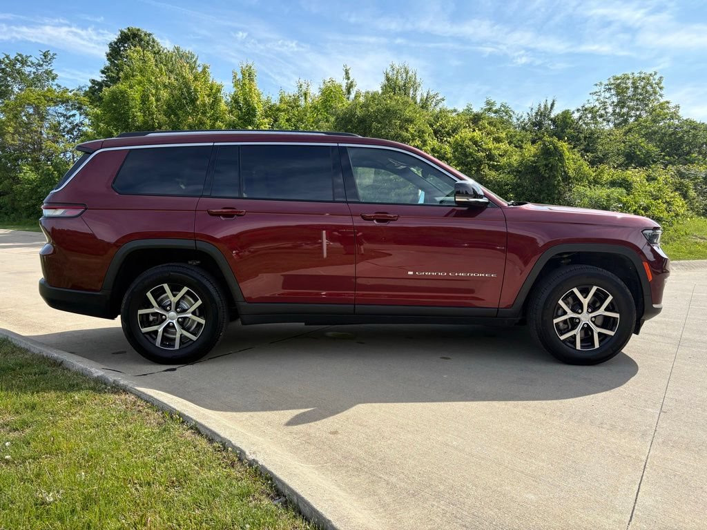 Used 2023 Jeep Grand Cherokee L Limited AWD/4WD image 10