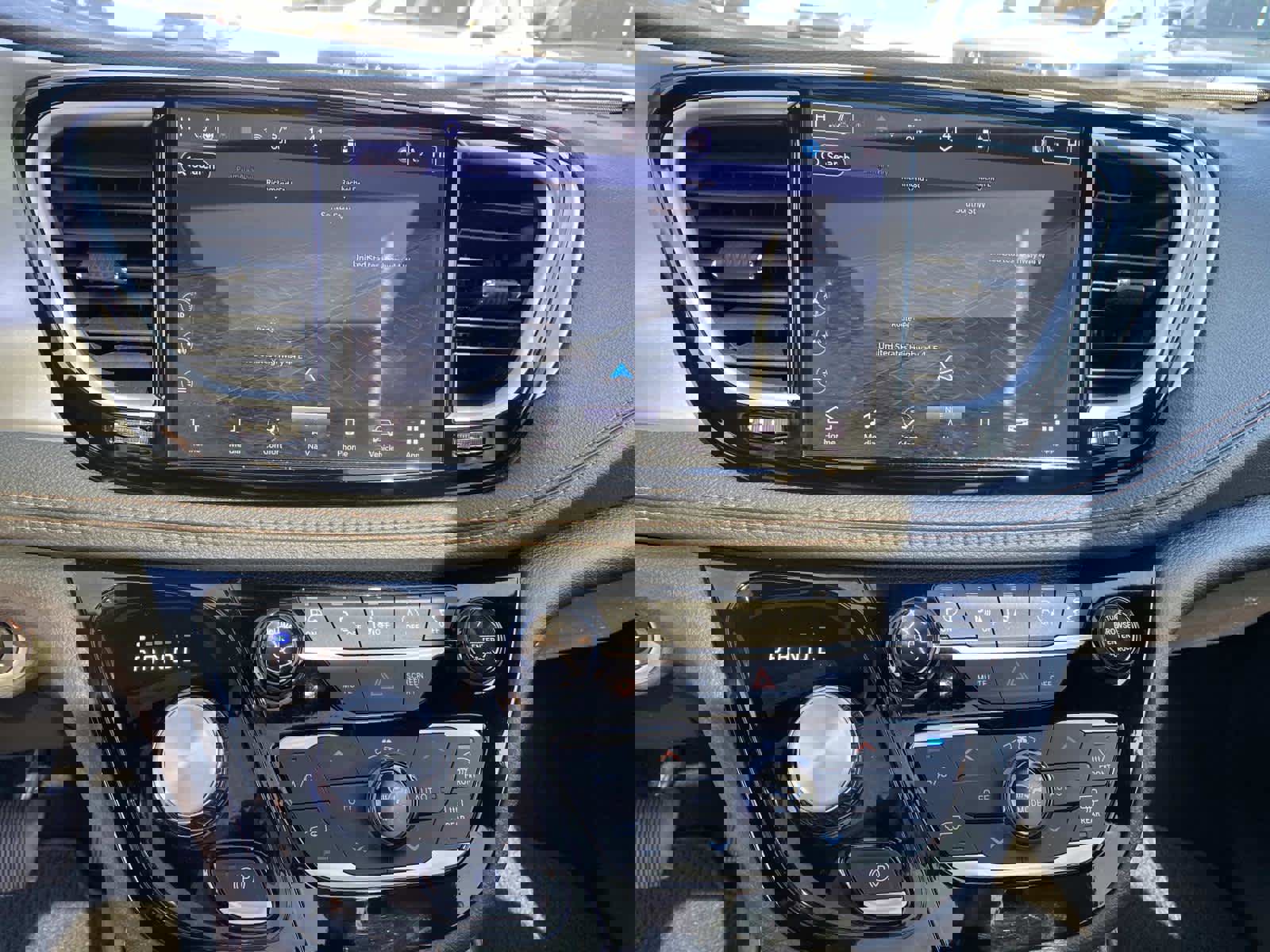 Certified 2025 Chrysler Pacifica Pinnacle image 11