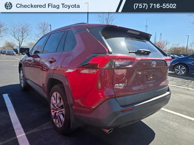 Used 2021 Toyota RAV4 XLE Premium image 4