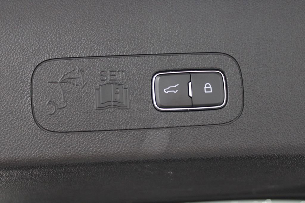 Used 2024 Lincoln Aviator Reserve w/ Equipment Group 201A image 17